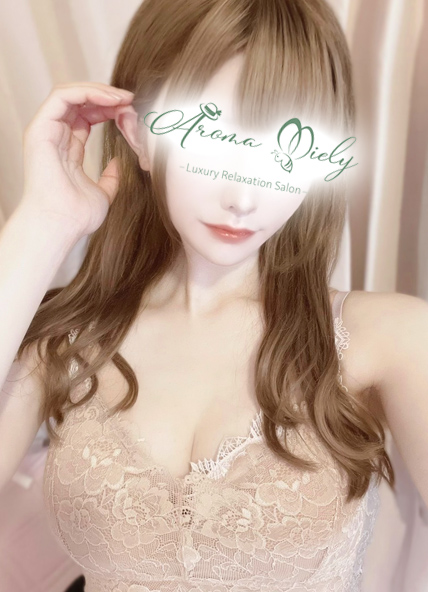 雫みれい