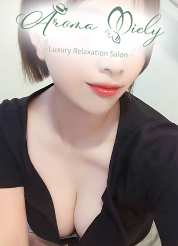 奈爪かほ