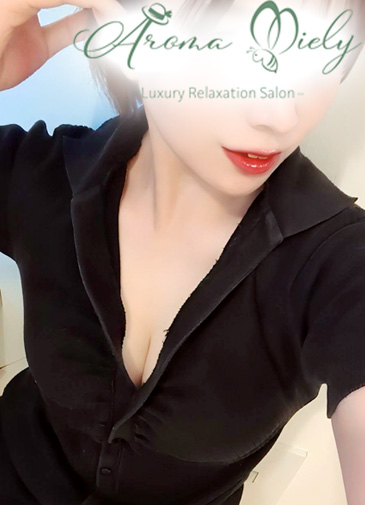 奈爪かほ