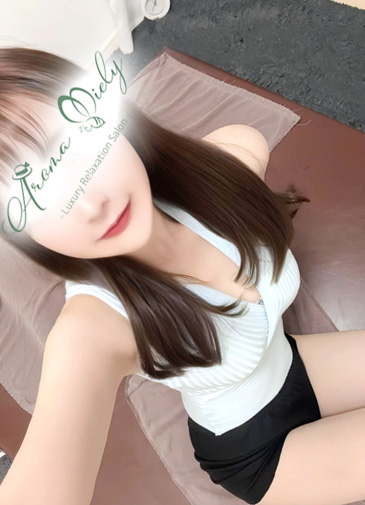 葉月ひな