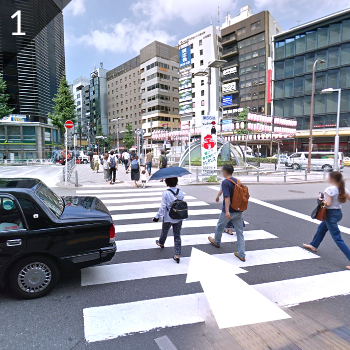 恵比寿駅西口から矢印方向に進みます。